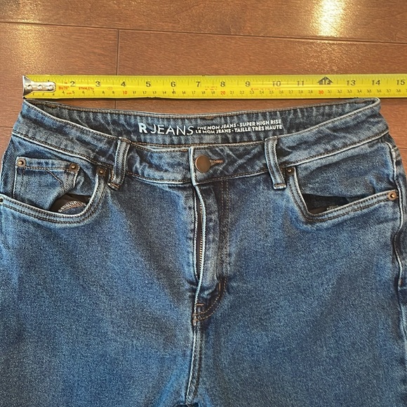 The Mom Jeans - Picture 9 of 9